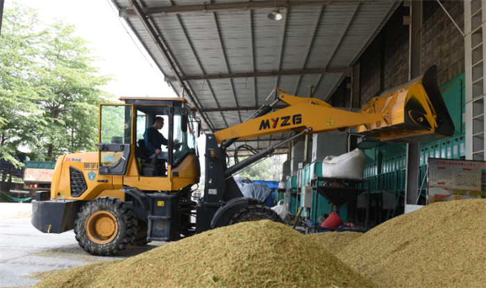 He rose from a small workshop to a laarge rice processing plant with the assistance of UGOOD(pic6) He rose from a small workshop to a large rice processing plant with the assistance of UGOOD(pic6)